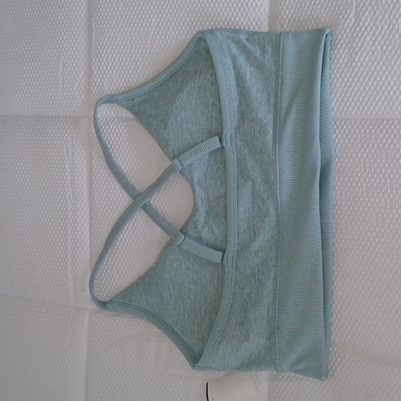 NWT Offline by Aerie Hugger Sports Bra - Picture 2 of 5